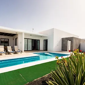 Aurora Villa
